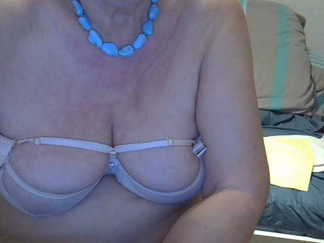 SweetCherry00's BongaCams show and profile