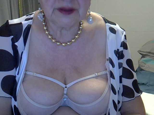SweetCherry00's BongaCams show and profile
