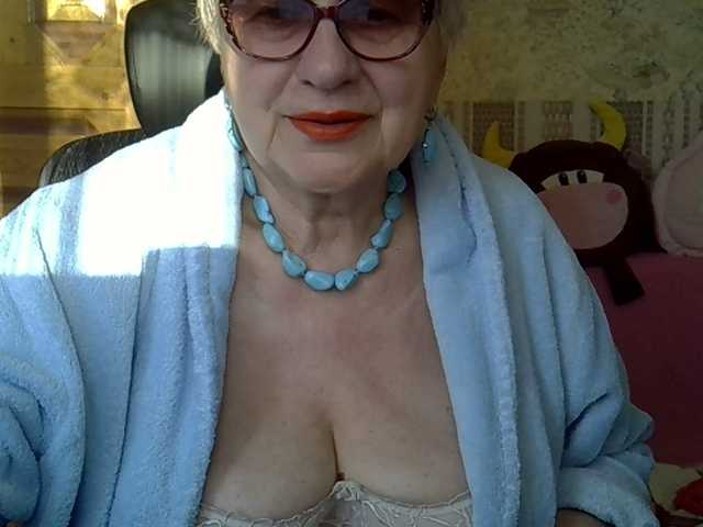 SweetCherry00's BongaCams show and profile