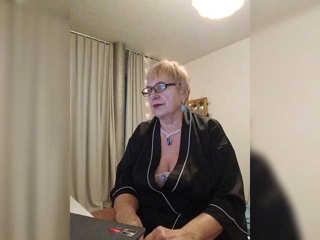SweetCherry00's BongaCams show and profile