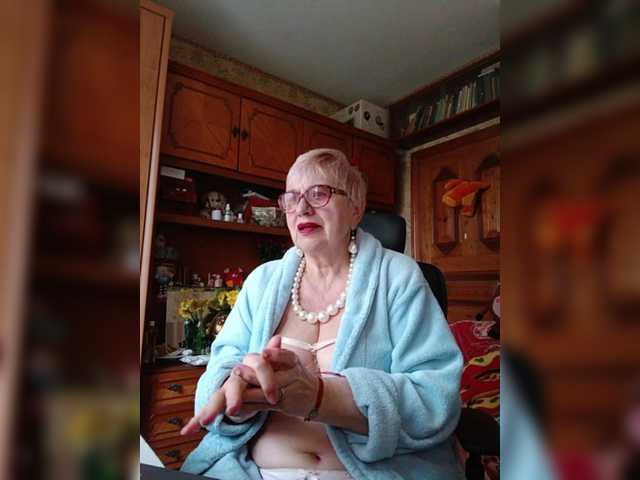 SweetCherry00's BongaCams show and profile