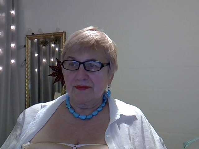 SweetCherry00's BongaCams show and profile