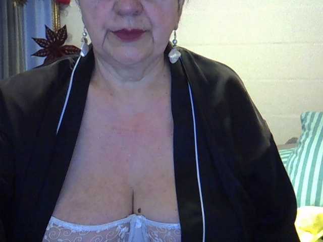 SweetCherry00's BongaCams show and profile