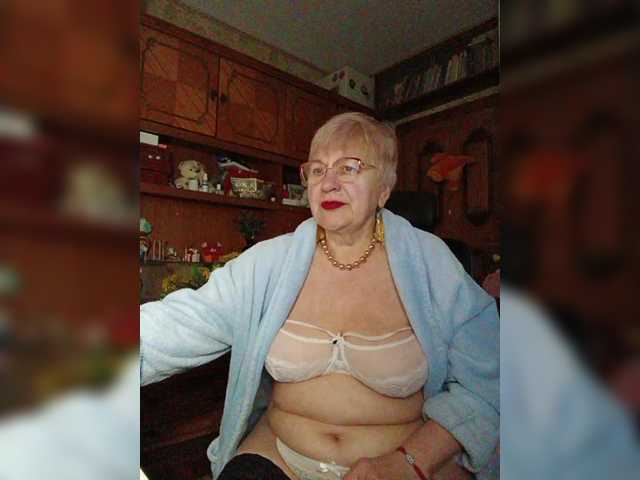 SweetCherry00's BongaCams show and profile