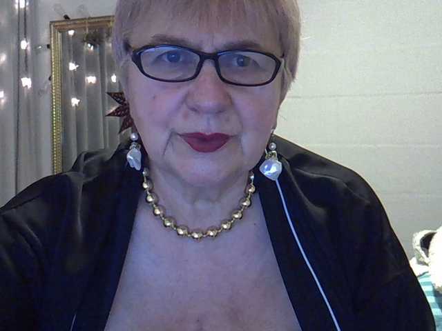 SweetCherry00's BongaCams show and profile