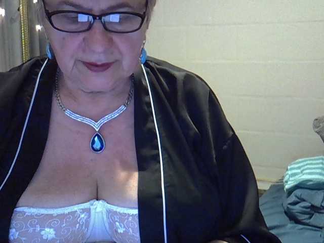 SweetCherry00's BongaCams show and profile