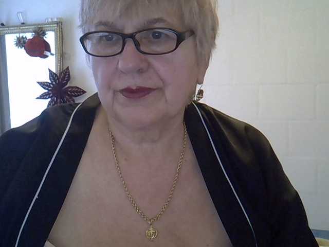SweetCherry00's BongaCams show and profile