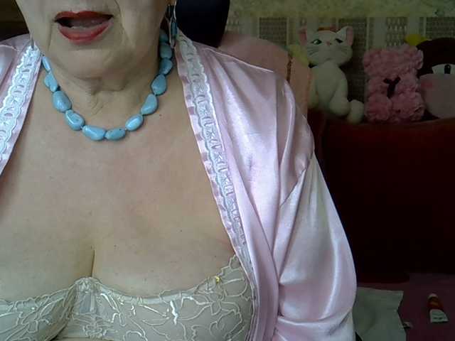SweetCherry00's BongaCams show and profile