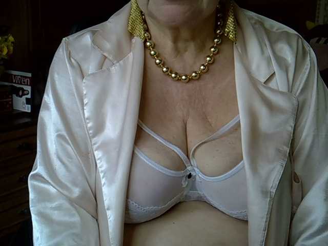 SweetCherry00's BongaCams show and profile