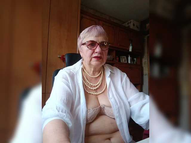 SweetCherry00 from BongaCams