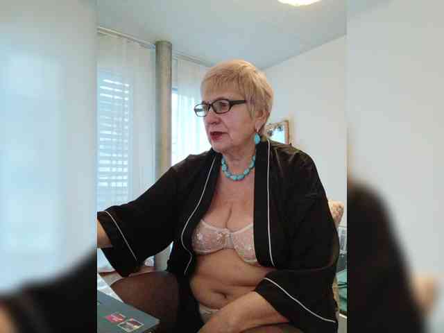 SweetCherry00 webcam