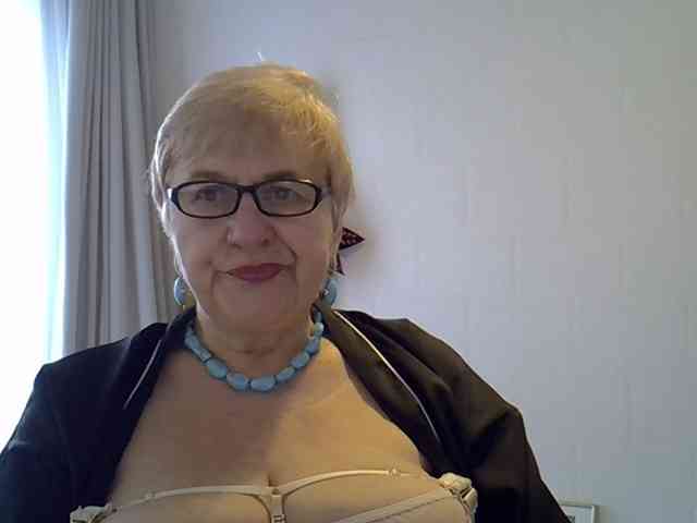 SweetCherry00 webcam