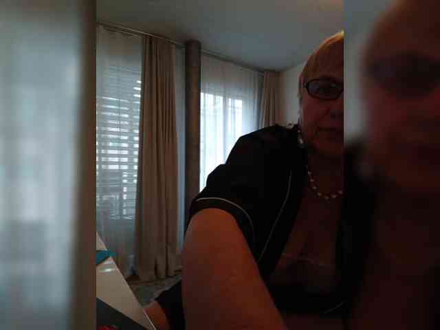 SweetCherry00 webcam