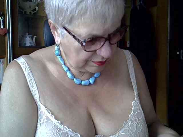 SweetCherry00 webcam