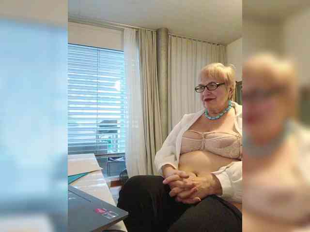 SweetCherry00 webcam