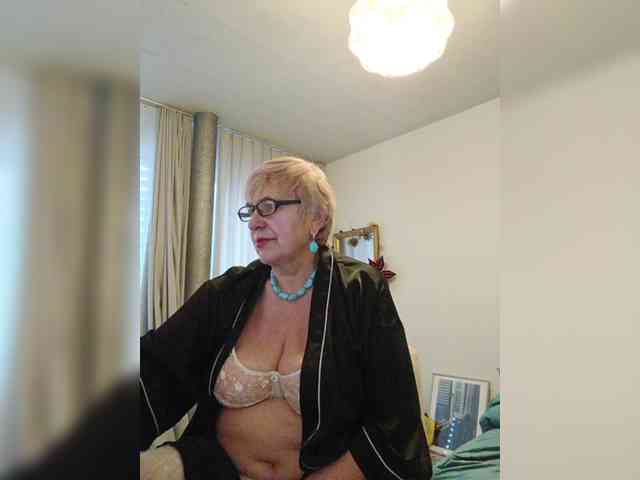 SweetCherry00 webcam