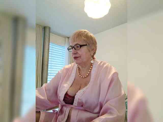 SweetCherry00 webcam