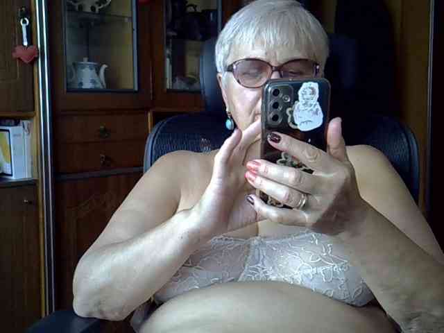 SweetCherry00 webcam