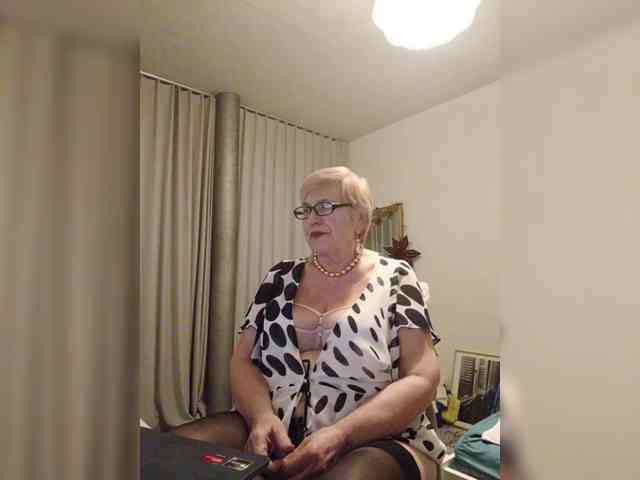 SweetCherry00 webcam