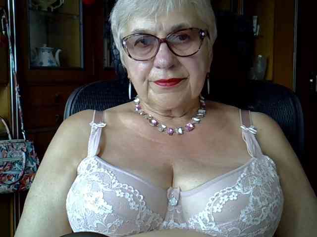 SweetCherry00 webcam