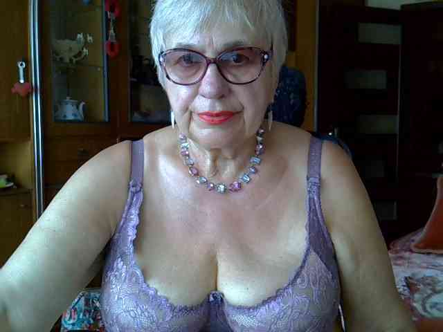 SweetCherry00 webcam