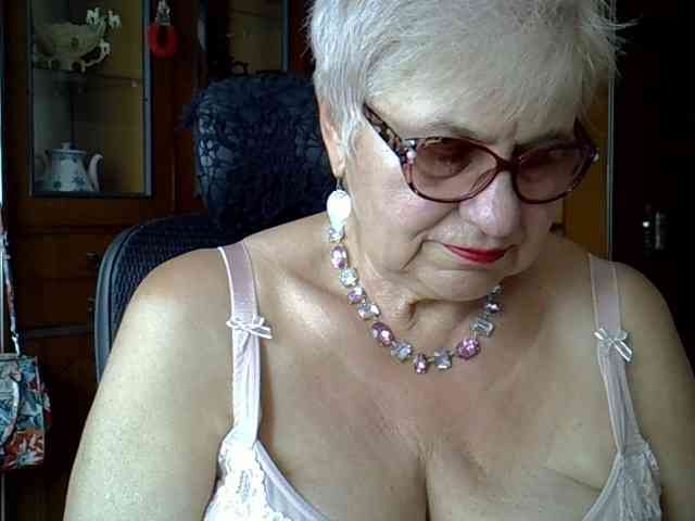 SweetCherry00 webcam