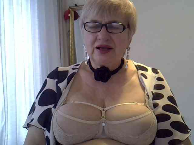 SweetCherry00 webcam