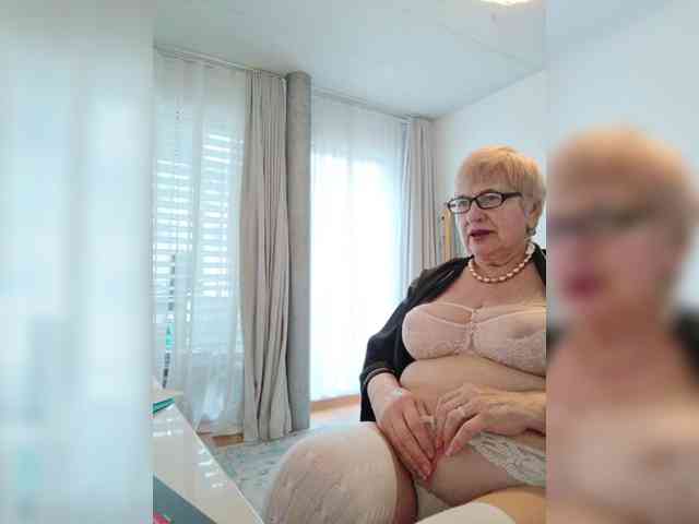 SweetCherry00 webcam