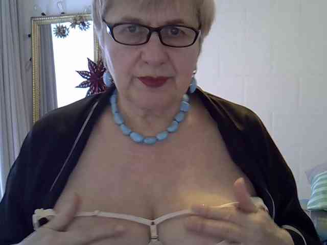 SweetCherry00 webcam