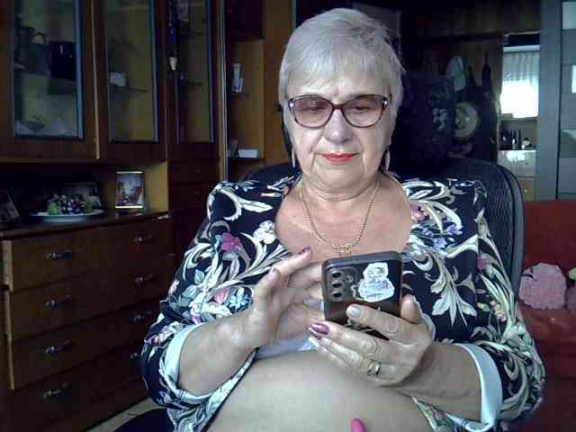 SweetCherry00 webcam