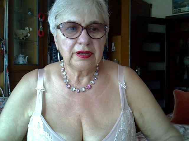 SweetCherry00 webcam