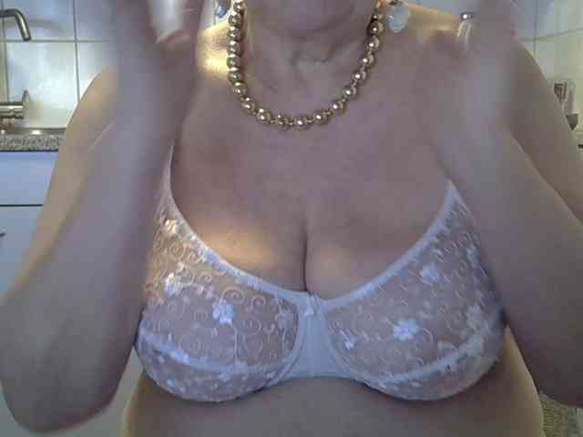 SweetCherry00 webcam