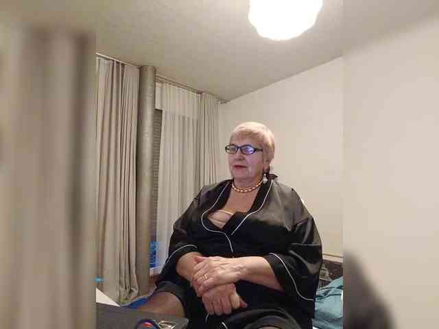 SweetCherry00 webcam