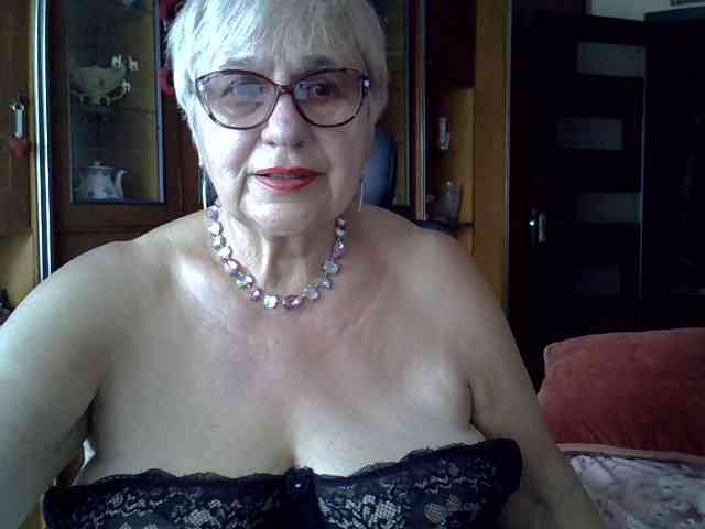 SweetCherry00 webcam