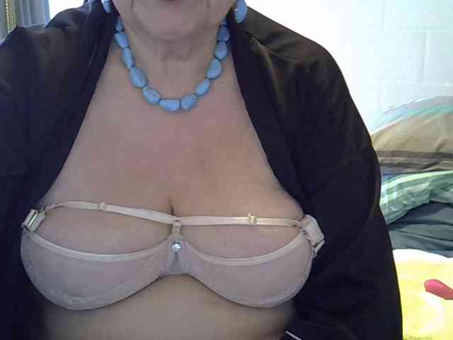 SweetCherry00 webcam