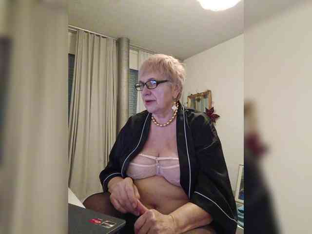 SweetCherry00 webcam