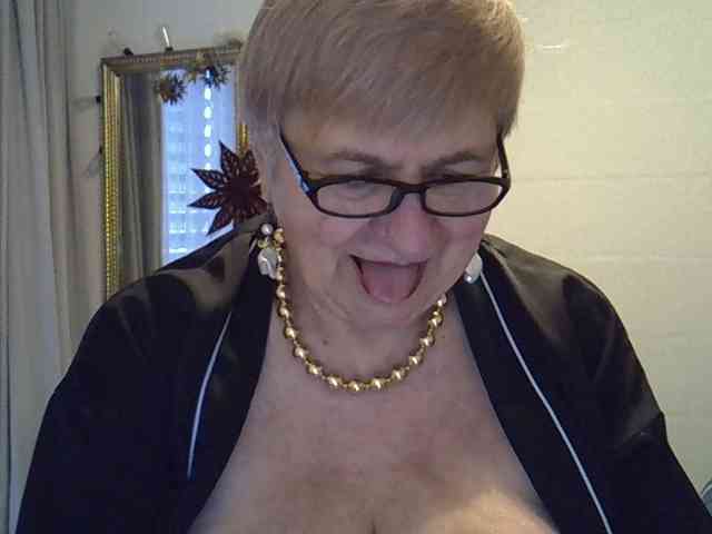 SweetCherry00 webcam