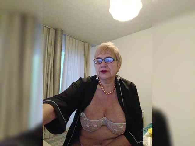 SweetCherry00 webcam