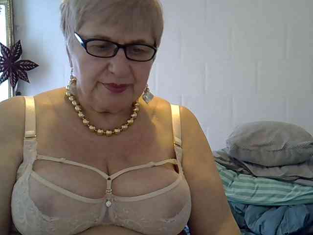 SweetCherry00 webcam