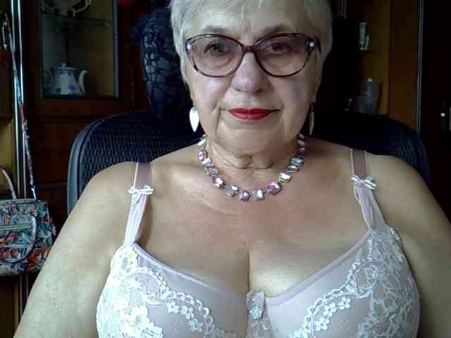 SweetCherry00 webcam