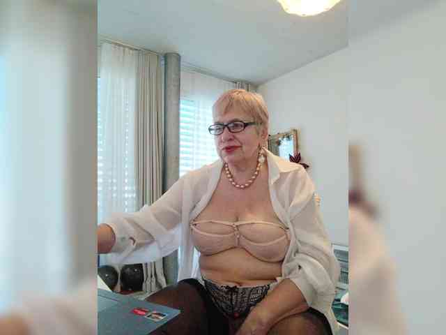 SweetCherry00 webcam