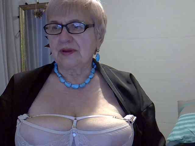 SweetCherry00 webcam