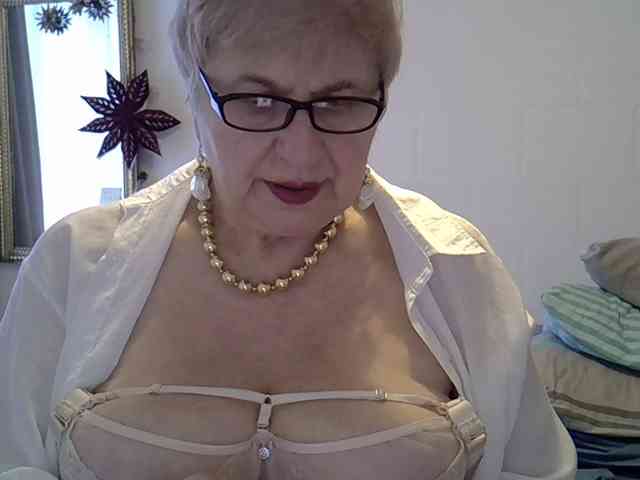 SweetCherry00 webcam