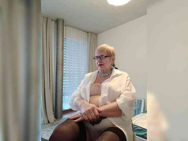 SweetCherry00 webcam