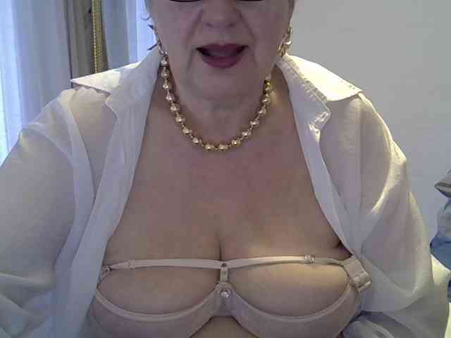 SweetCherry00 webcam