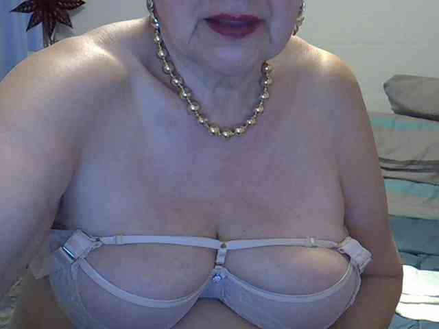 SweetCherry00 webcam