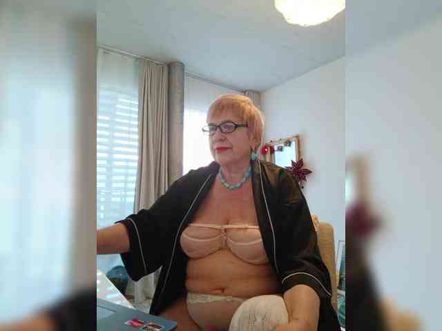 SweetCherry00 webcam