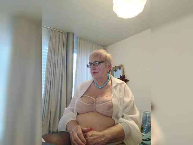 SweetCherry00 webcam