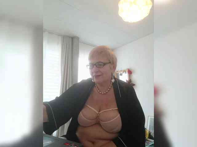 SweetCherry00 webcam