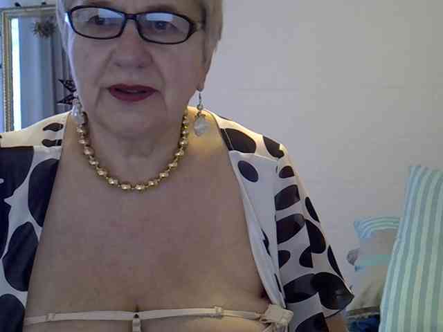 SweetCherry00 webcam